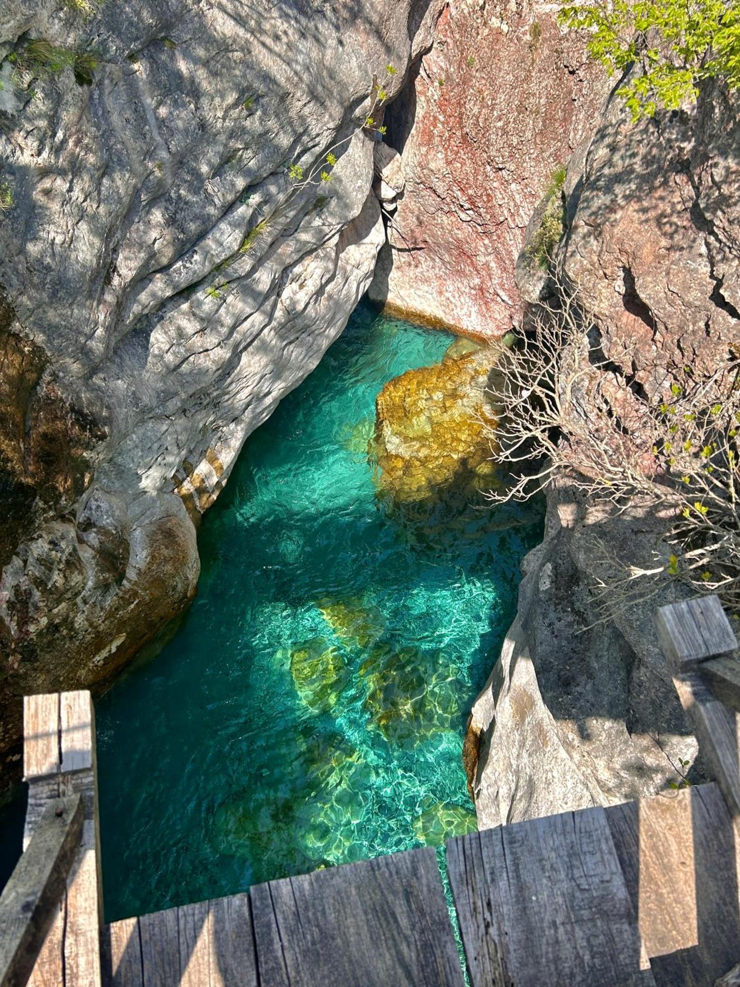 & Day Tours Vandrerhjem Shkodër