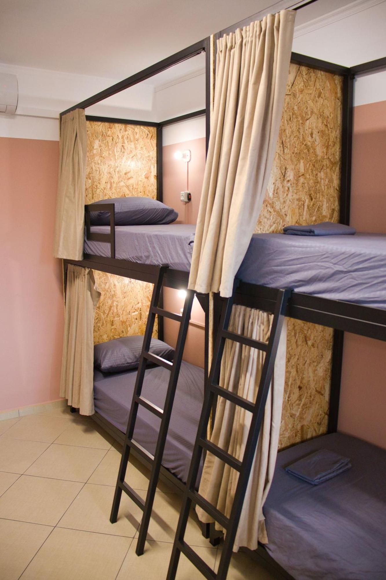 & Day Tours Albergue *