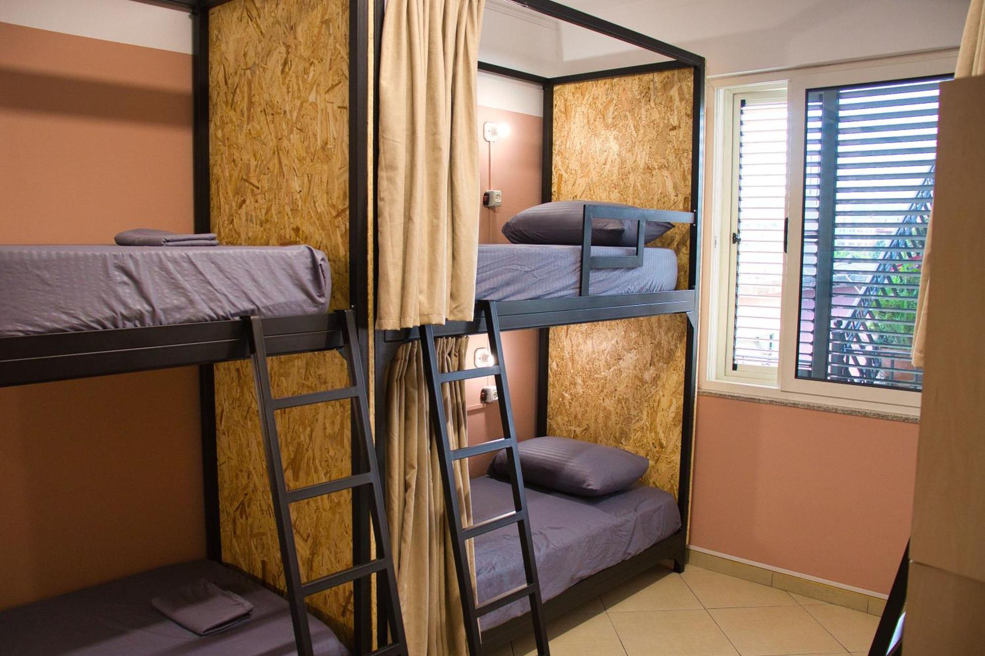 Albergue & Day Tours