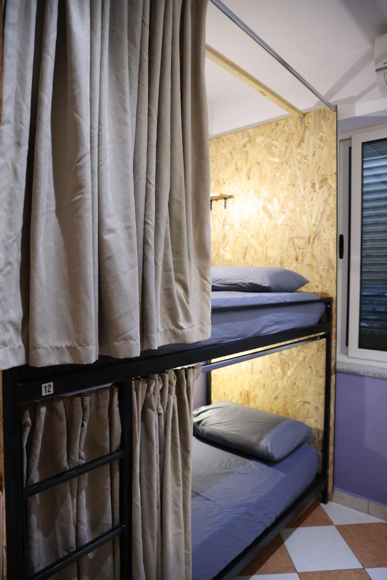 Albergue & Day Tours *
