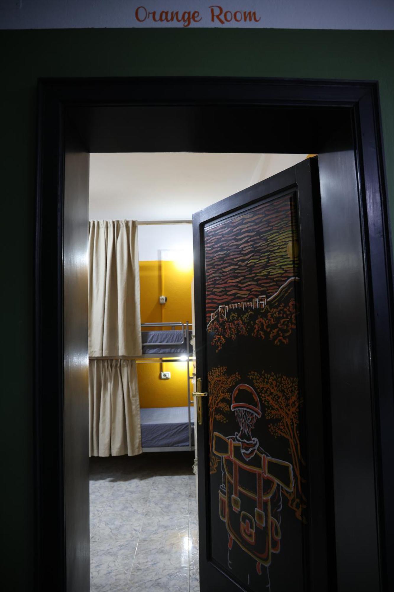 & Day Tours Albergue *